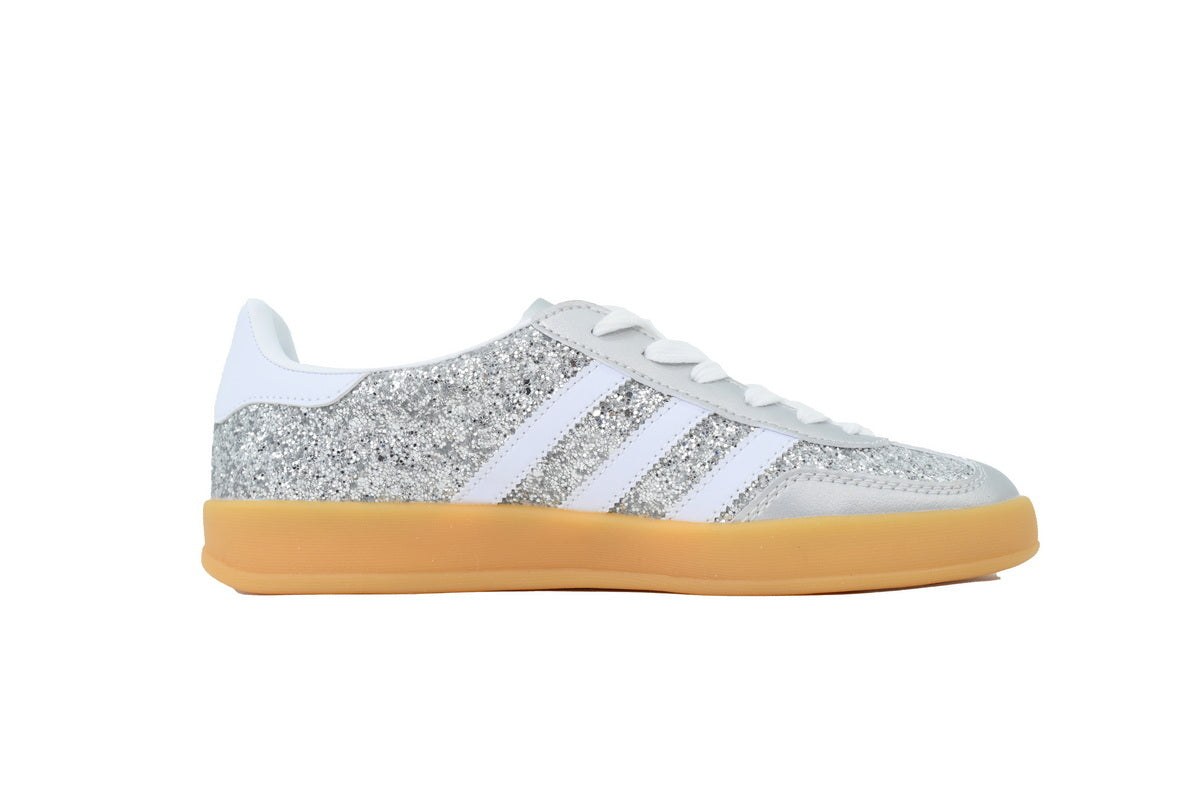 adidas samba  women's shoes  men's samba sneakers adidas samba  OG ¨C Retro German-Inspired Sneakers