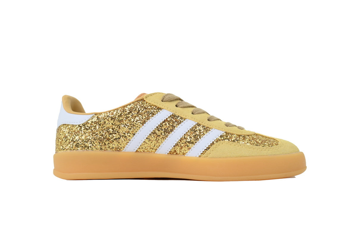 adidas samba  women's shoes  men's samba sneakers adidas samba OG ¨C Retro German-Inspired Sneakers