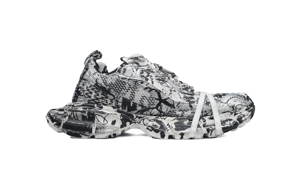 Balenciaga  men's shoes Track 3XL Sneaker ¨C Low-Top Chunky Sole runners Black and White