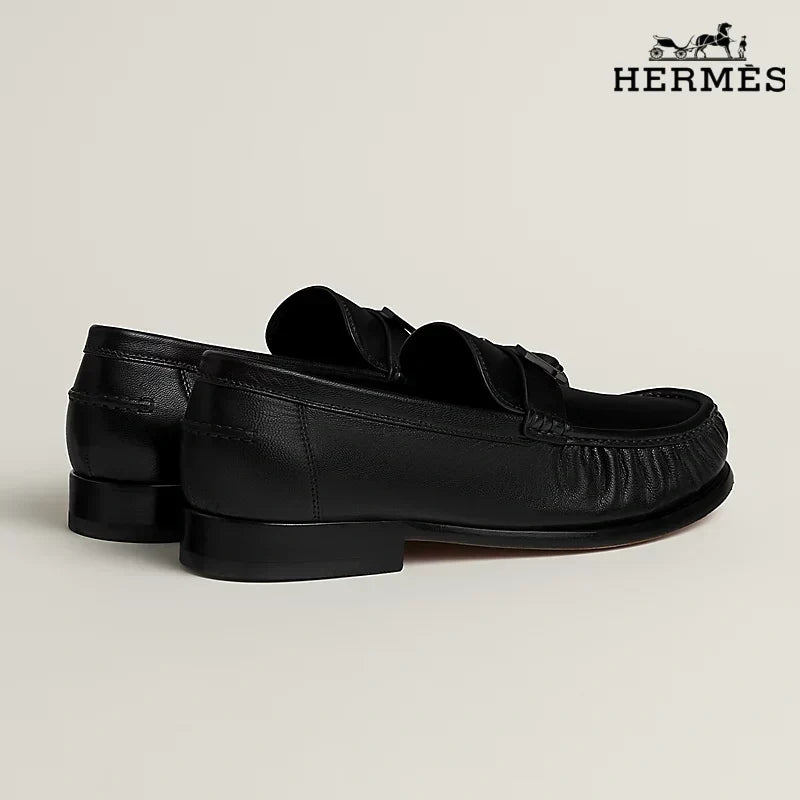 Herm¨¨s Black Leather Loafer with H Buckle