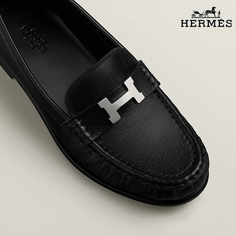 Herm¨¨s Black Leather Loafer with Silver H Buckle